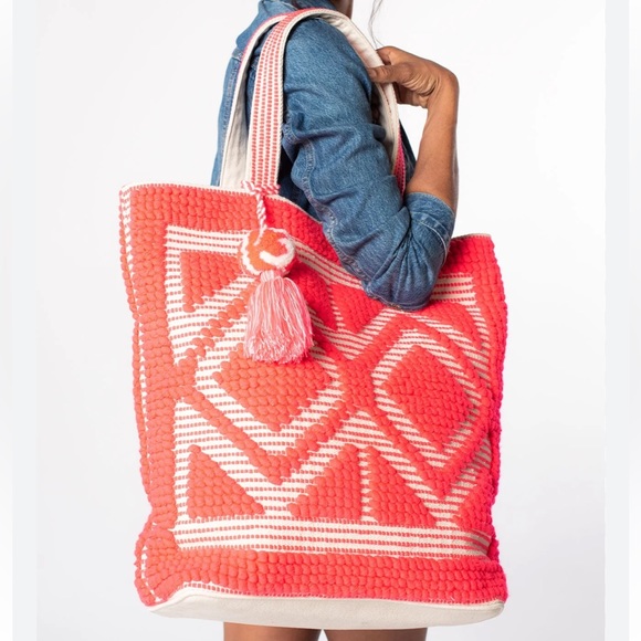 LOVESTITCH Cave Creek Tote - Picture 4 of 14